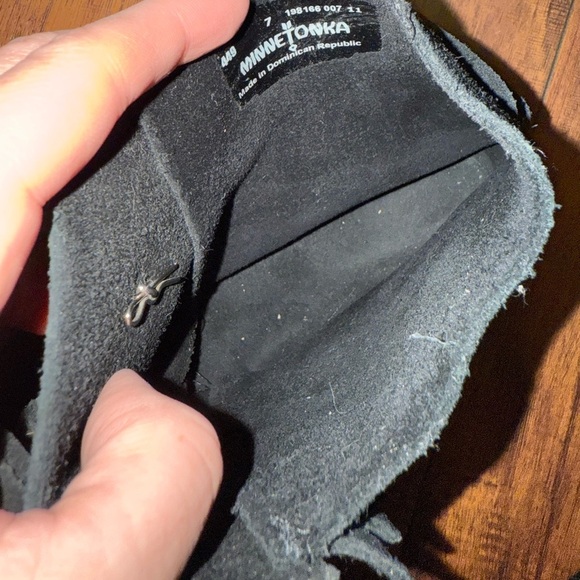 Minnetonka - Women’s Two Button Hard Sole Boot - Picture 5 of 11